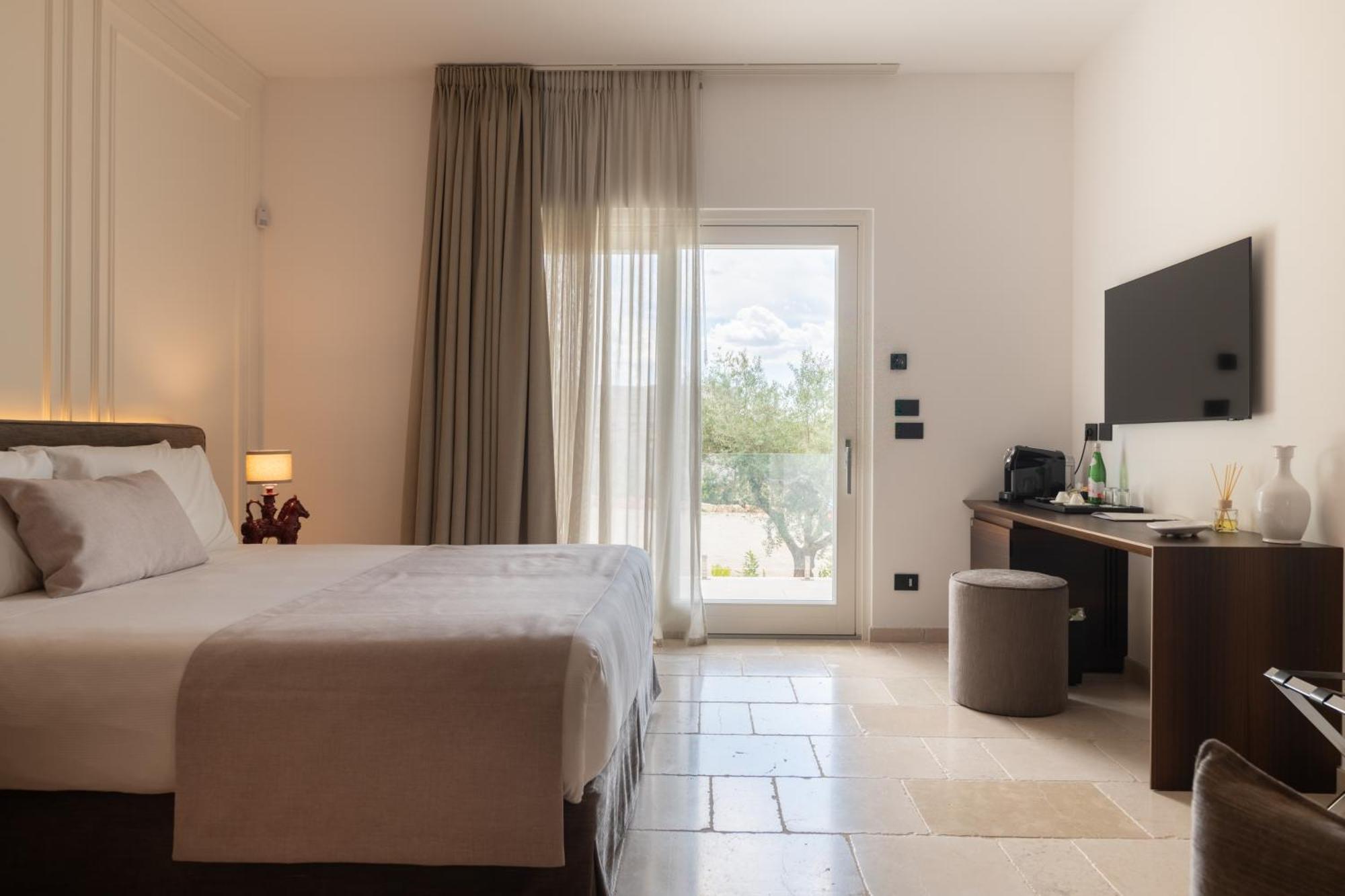 Bed and Breakfast Essenza Relais Contemporaneo Cisternino Exterior foto