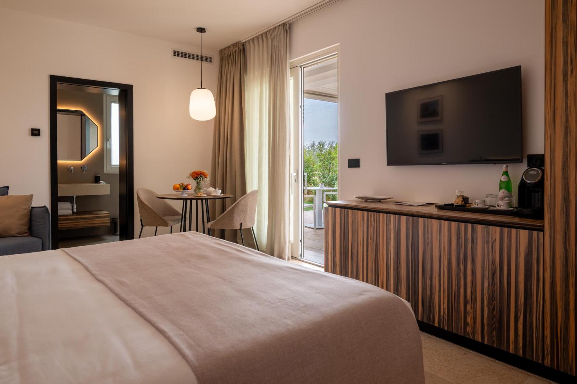 Bed and Breakfast Essenza Relais Contemporaneo Cisternino Exterior foto